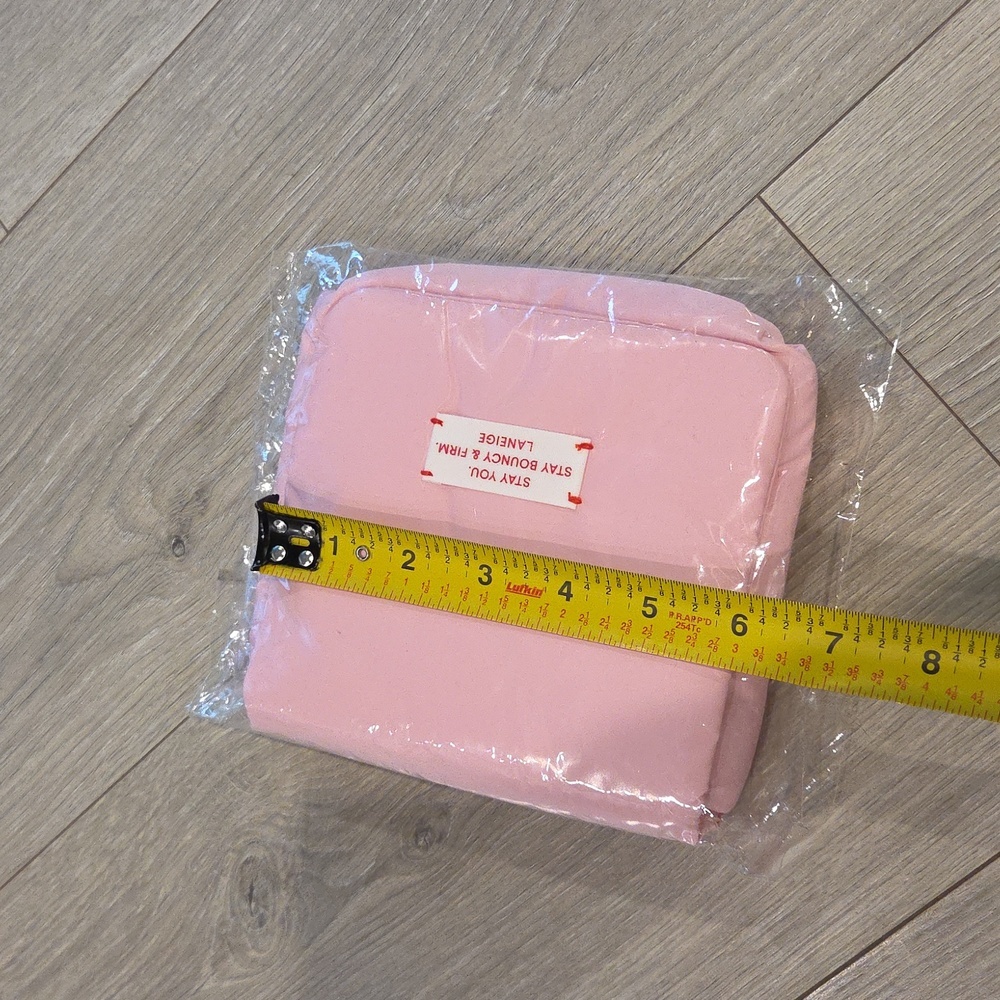 NWT Laneige Beauty Bag - Picture 4 of 4